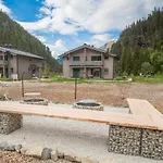 Tauerndorf In&out - Steinbock Chalet *