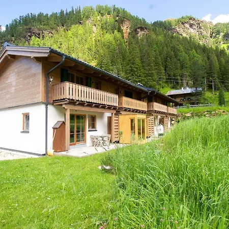 Tauerndorf In&out - Steinbock * 恩吉尔波登