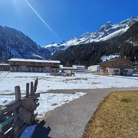 Tauerndorf In&out - Steinbock シャレー Enzingerboden